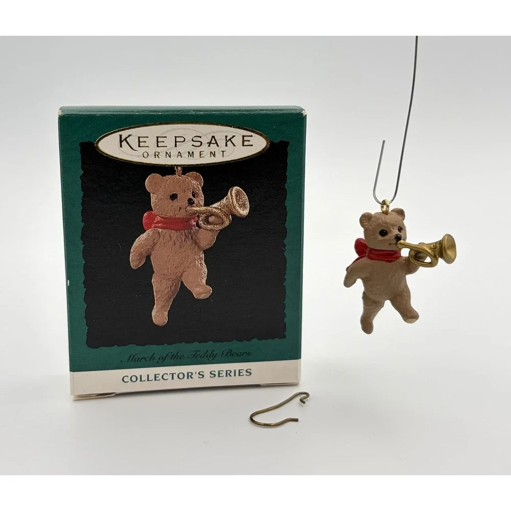 1995 Hallmark Keepsake Ornament March of the Teddy Bears 3 Bear Horn Miniature